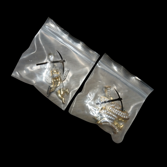 SHOP GLD ANGEL PENDANT (SEND-OFFERS) - Picture 2 of 5